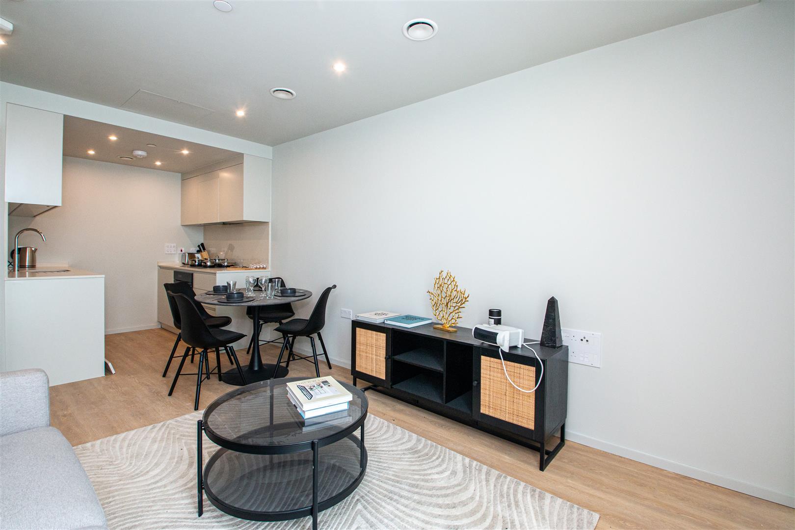 785 Bath Road, Hounslow